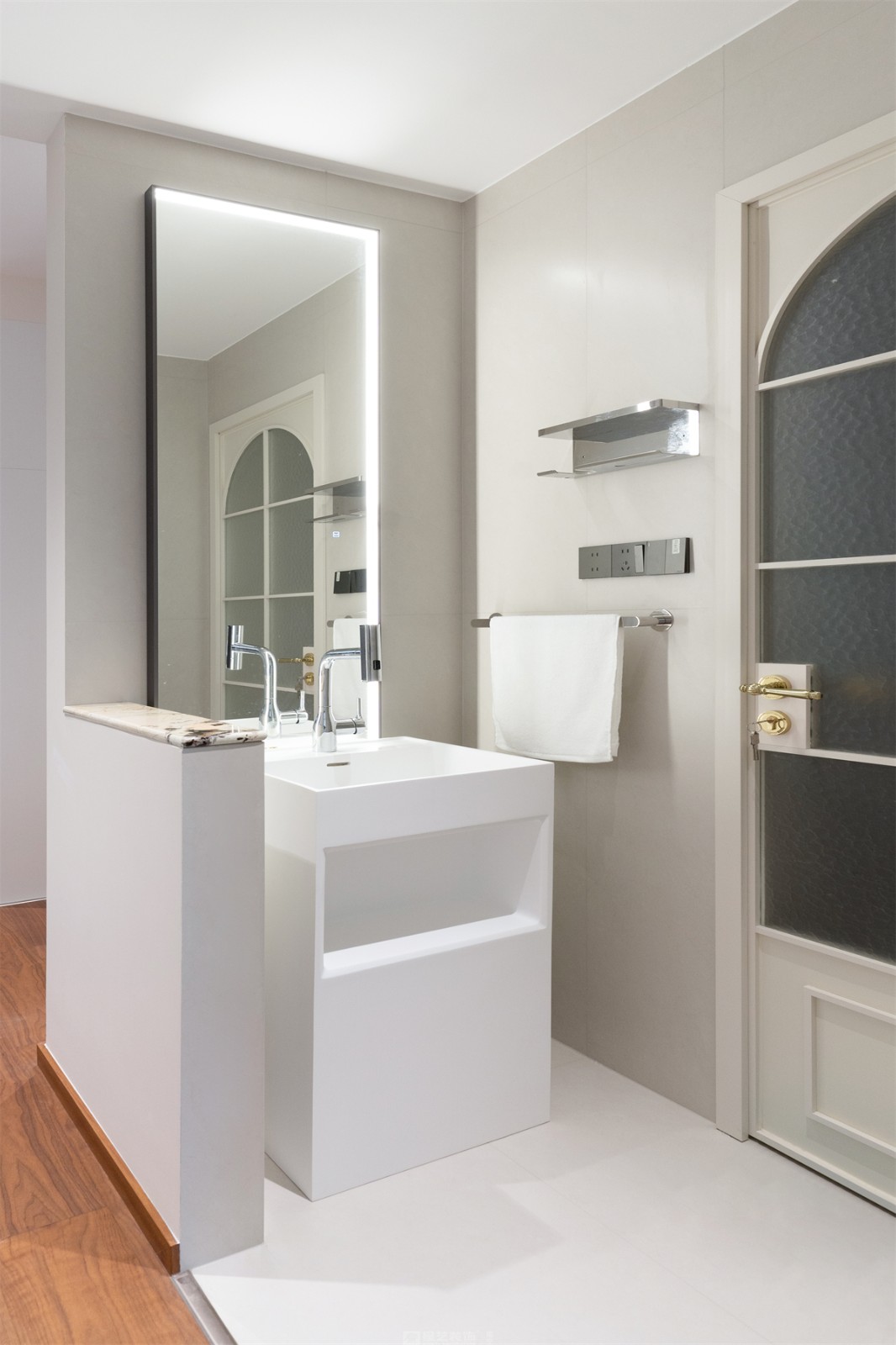 建發(fā)縵云143平法式風(fēng)格衛(wèi)生間裝修實(shí)景圖