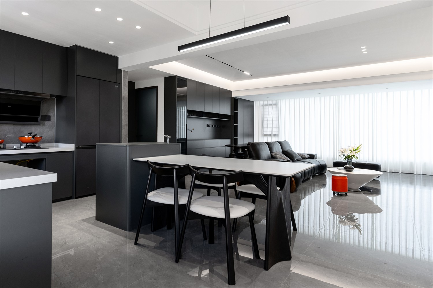 錦云湖光118平現(xiàn)代簡約餐廳裝修實景圖