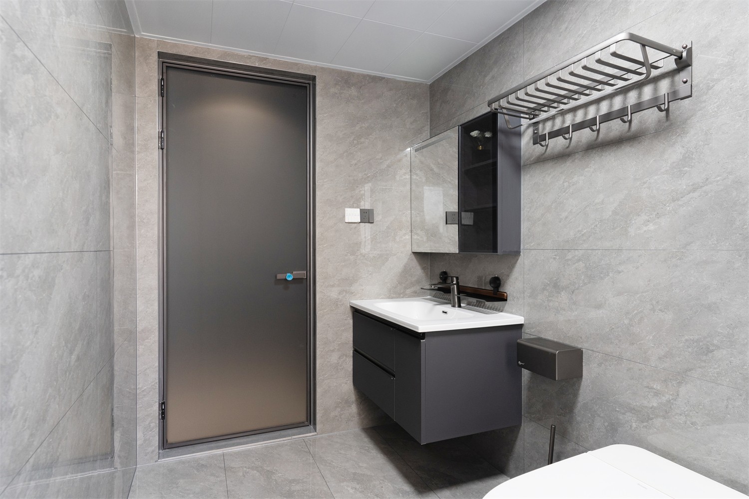 錦云湖光118平現(xiàn)代簡約衛(wèi)生間裝修實景圖