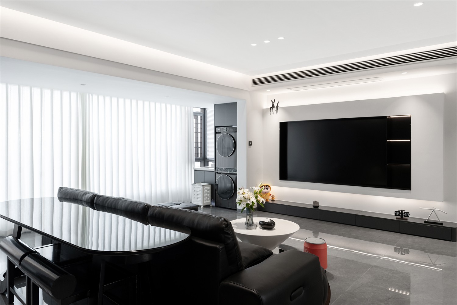 錦云湖光118平現(xiàn)代簡約客廳裝修實景圖