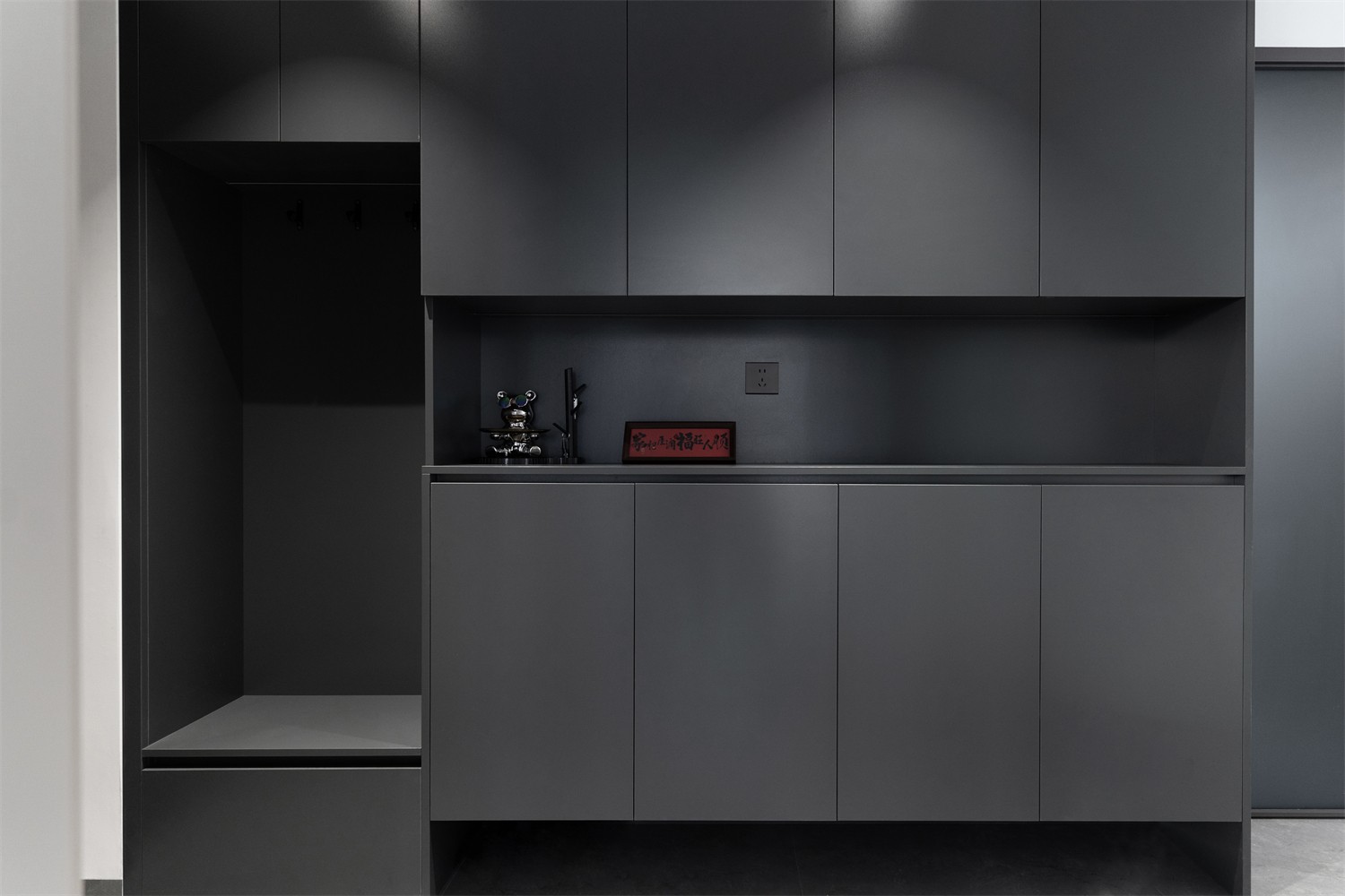 錦云湖光118平現(xiàn)代簡約入戶裝修實景圖